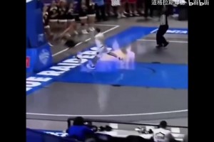 该被警察带走的犯规！这下排云掌太夸张了！
